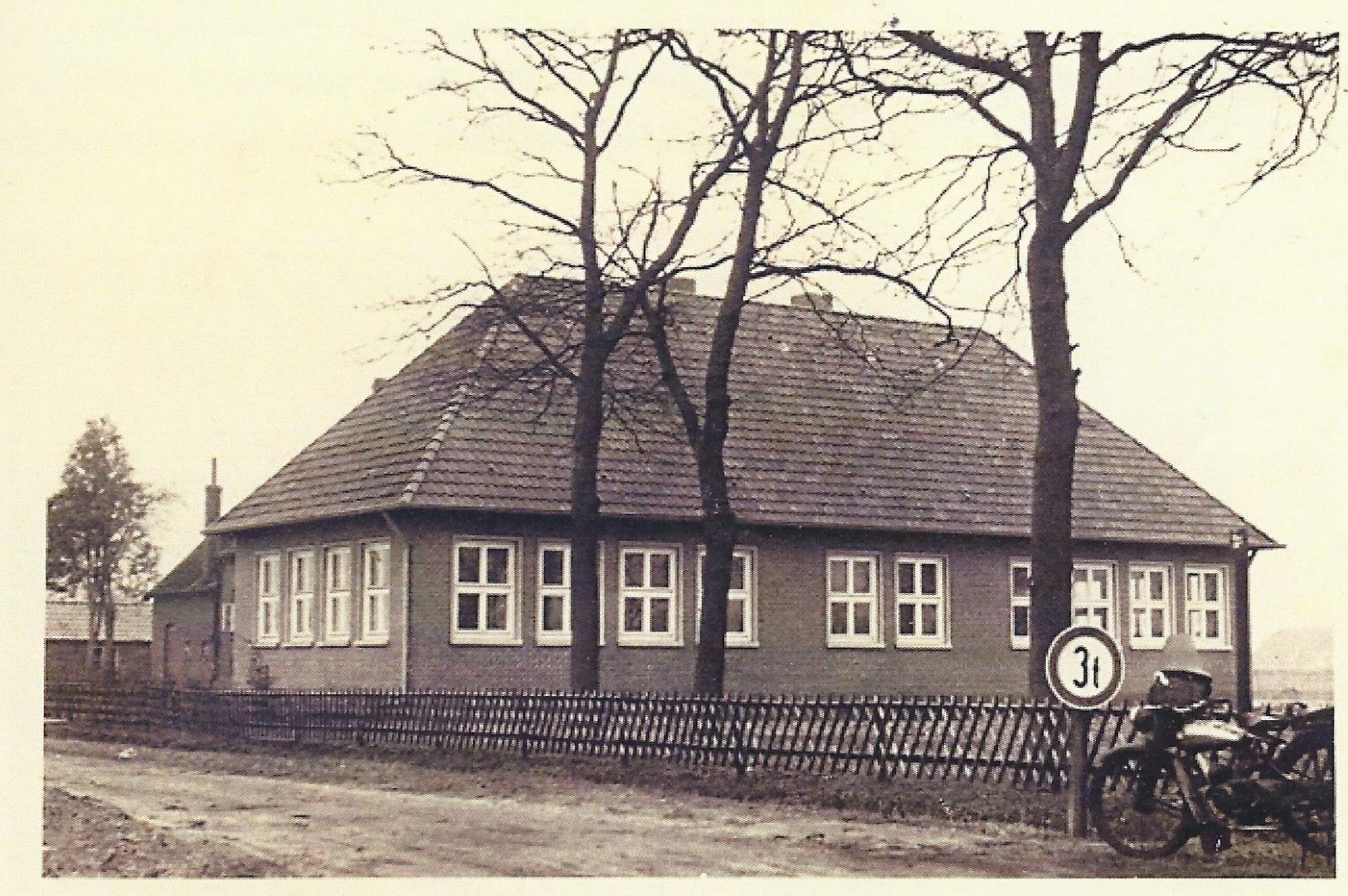 Standort / Historie Grundschule Völlenerkönigsfehn